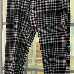 Blk/Wht Pants with tie belt and front pockets